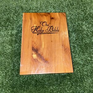 The Holy Bible Illustrated Memorial Edition Wood Cedar Engraved Case Box Jesus